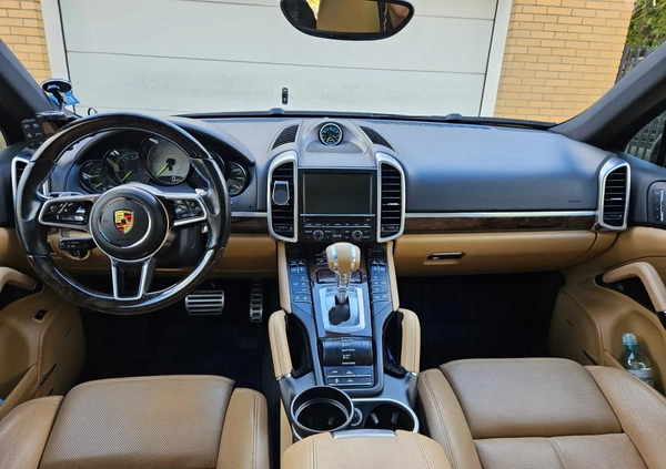 Porsche Cayenne cena 164000 przebieg: 150000, rok produkcji 2014 z Białystok małe 137